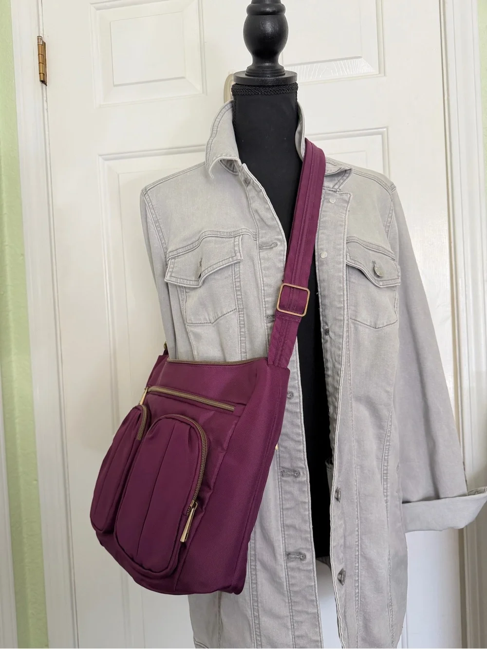 Travelon Stylish Crossbody shoulder Bag with wallet